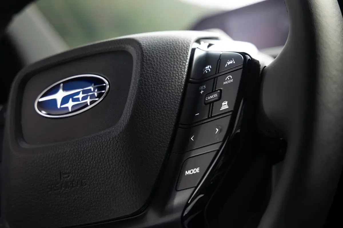 Elettronauti - Subaru Solterra AWD - Interni - Vista della plancia
