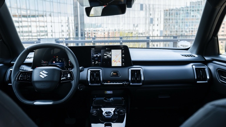 Suzuki e VITARA 49 kWh 2WD