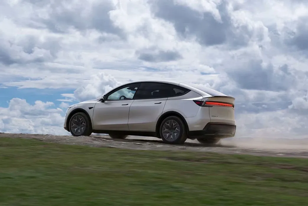 Tesla Model Y L