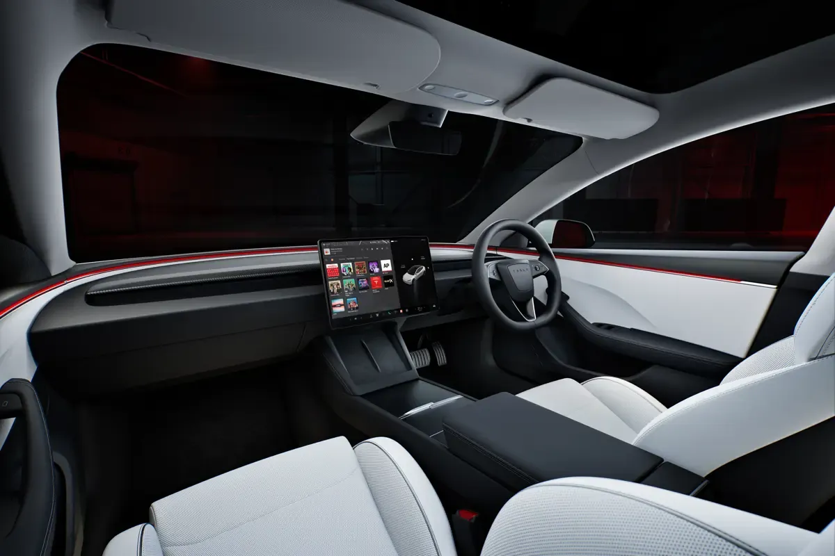 Elettronauti - Tesla Model 3 Performance - Plancia - Vista della plancia