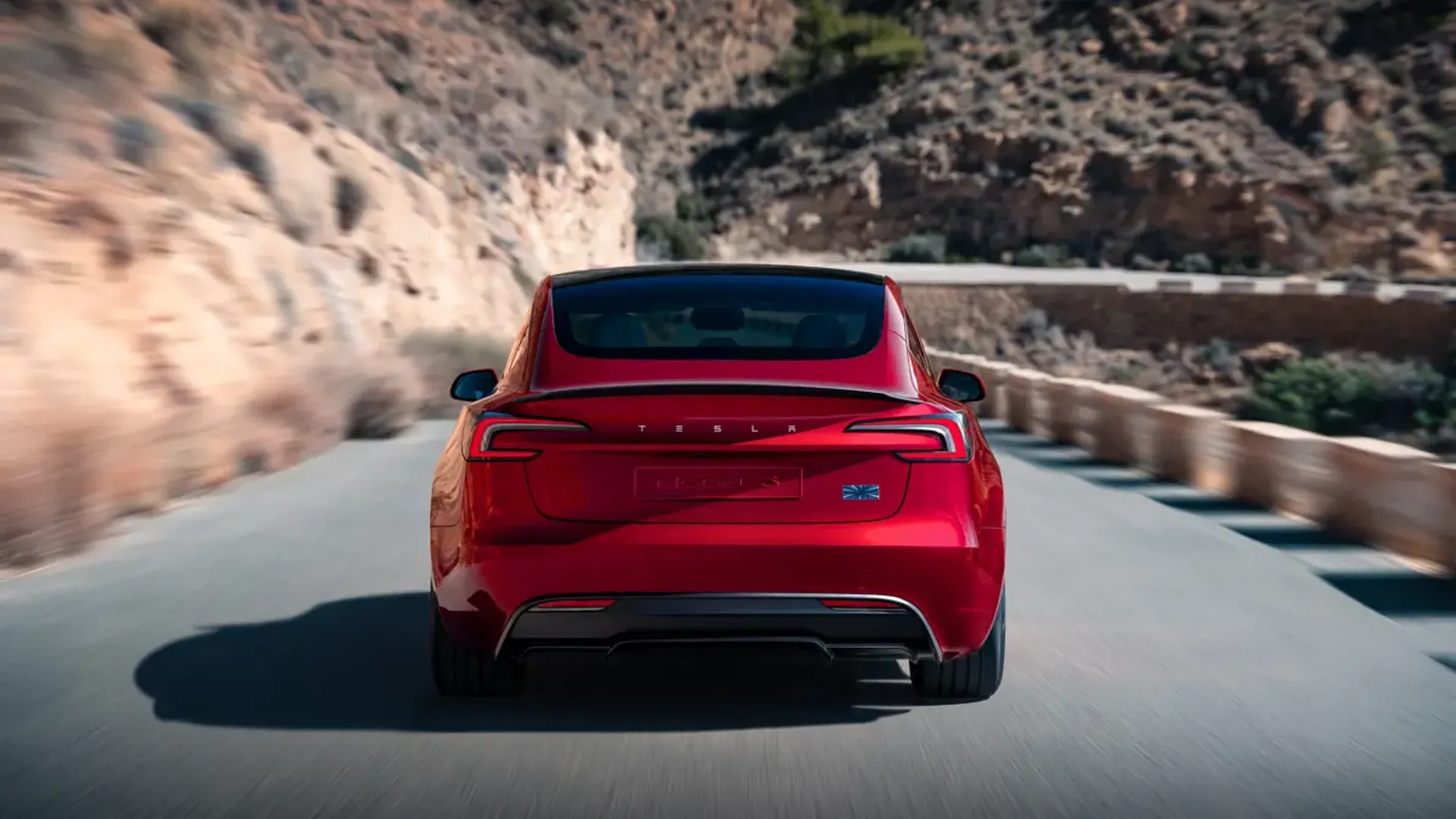 Elettronauti - Tesla Model 3 Performance - Rosso - Esterno - Vista anteriore a tre quarti