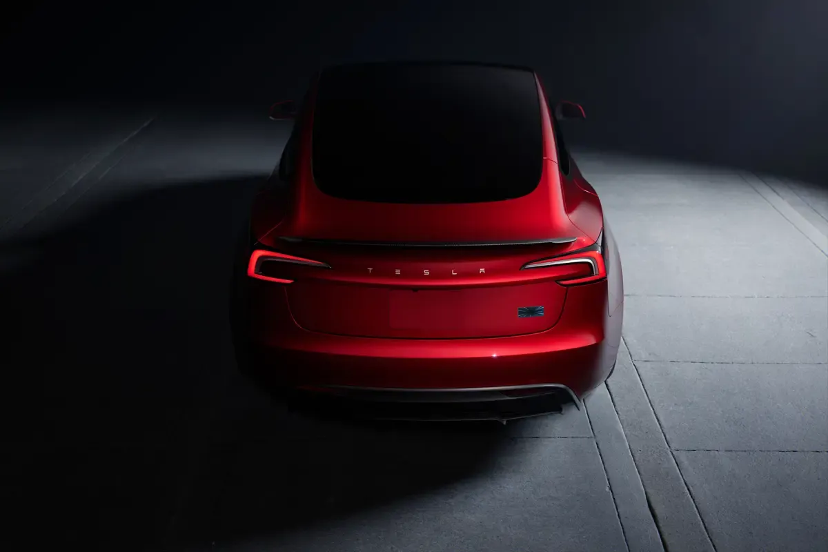 Elettronauti - Tesla Model 3 Performance - Rosso - Esterno - Vista posteriore