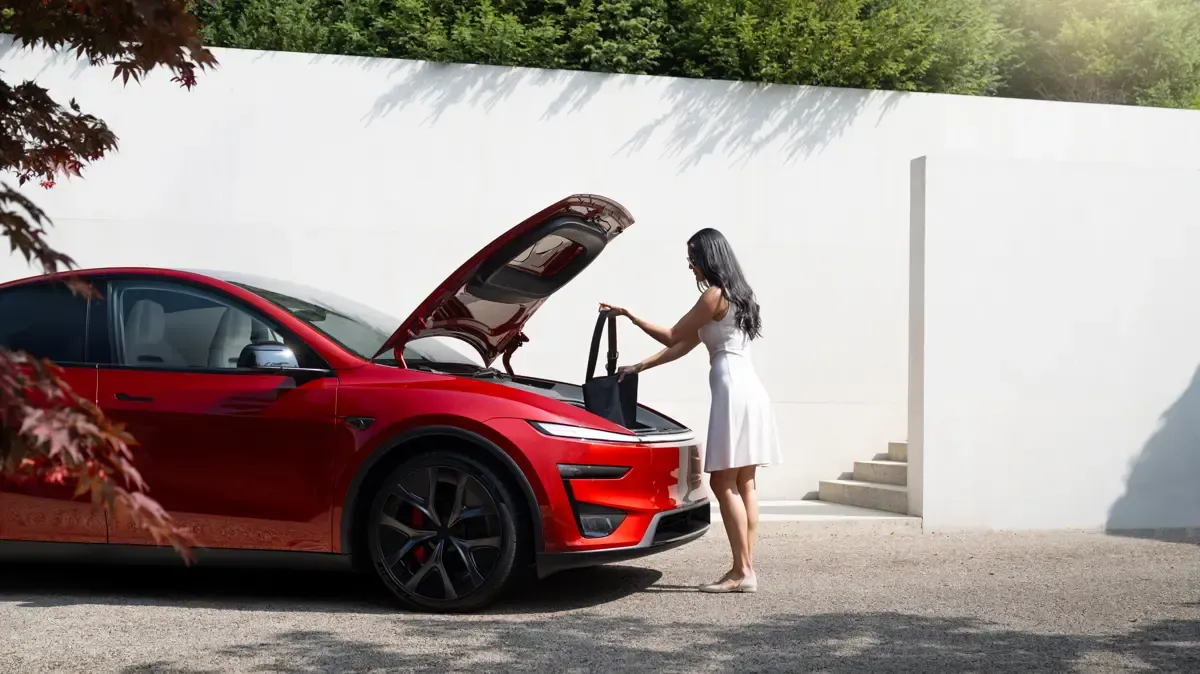 Elettronauti - Tesla Model Y Performance - Grigio - Vano di carico - Bagagliaio anteriore