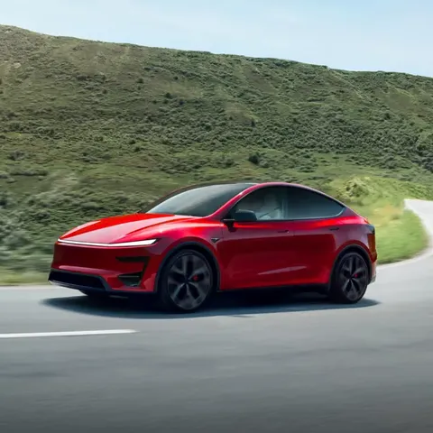 Elettronauti - Tesla Model Y Performance - Blu - Esterno - Vista anteriore a tre quarti