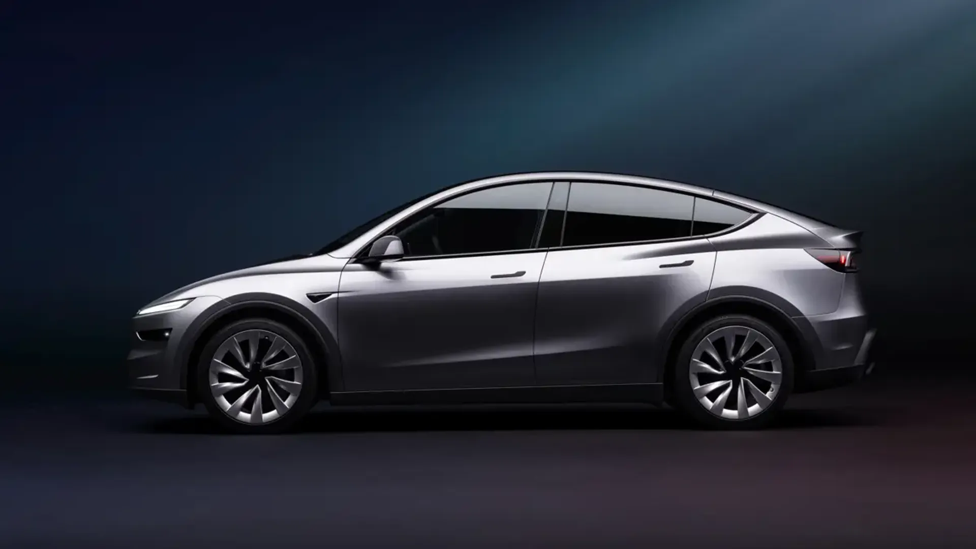 Elettronauti - Tesla Model Y Premium AWD - Grigio - Esterno - Vista anteriore a tre quarti
