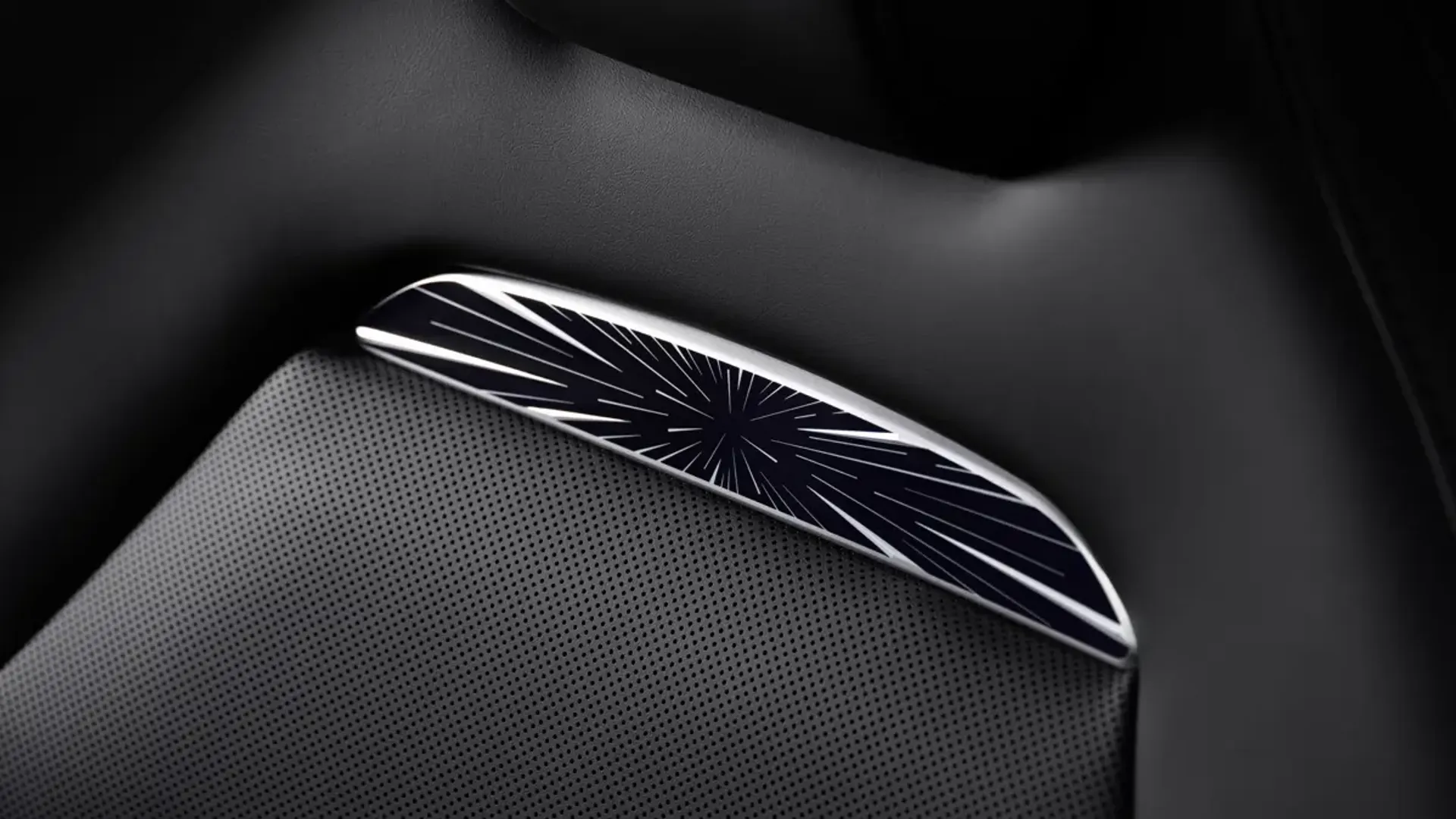 Elettronauti - Tesla Model Y Performance - Rosso - Esterno - Vista anteriore a tre quarti