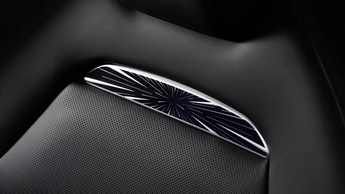 Elettronauti - Tesla Model Y Performance - Rosso - Esterno - Vista anteriore a tre quarti