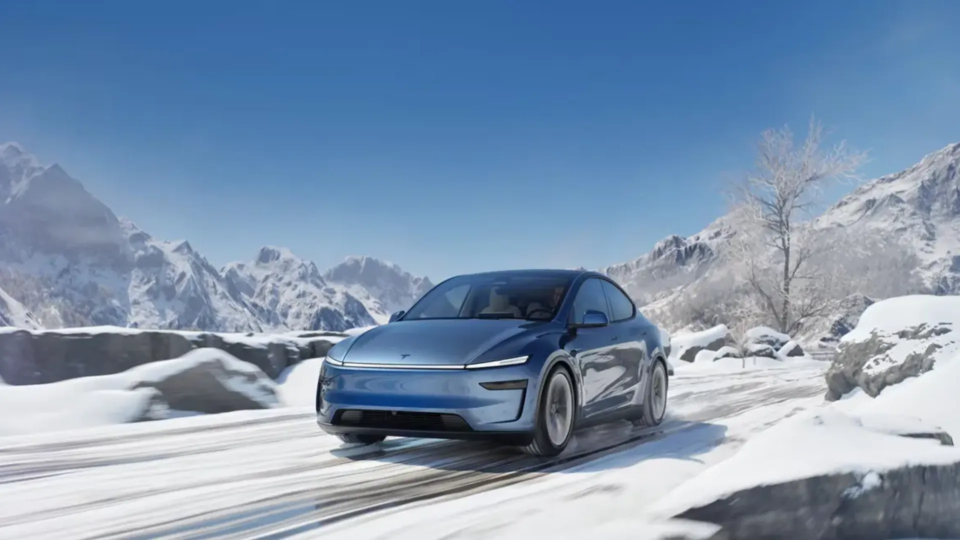 Elettronauti - Tesla Model Y Premium AWD - Argento - Esterno - Vista anteriore a tre quarti