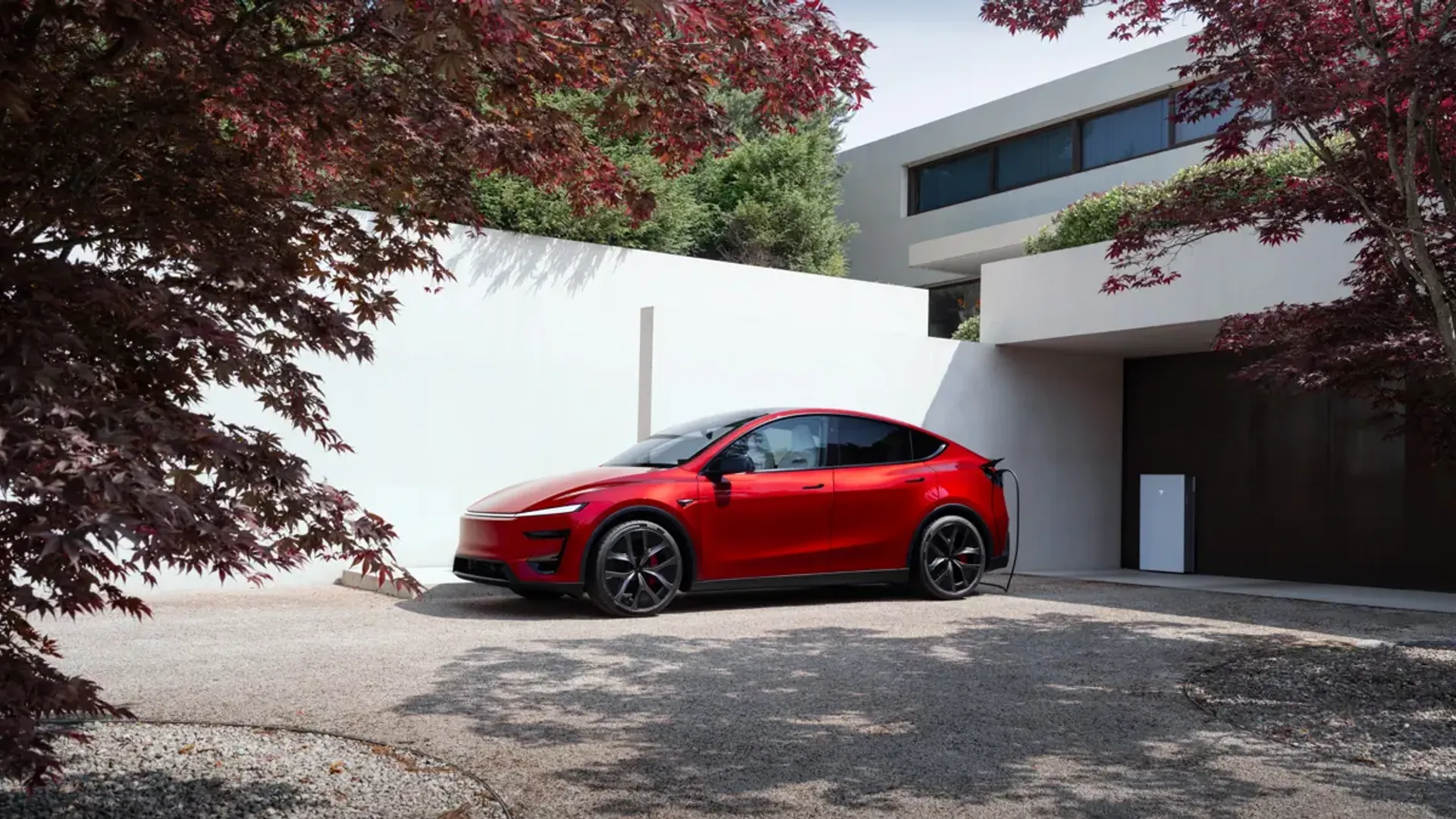 Elettronauti - Tesla Model Y Performance - Bianco - Esterno - Vista anteriore a tre quarti