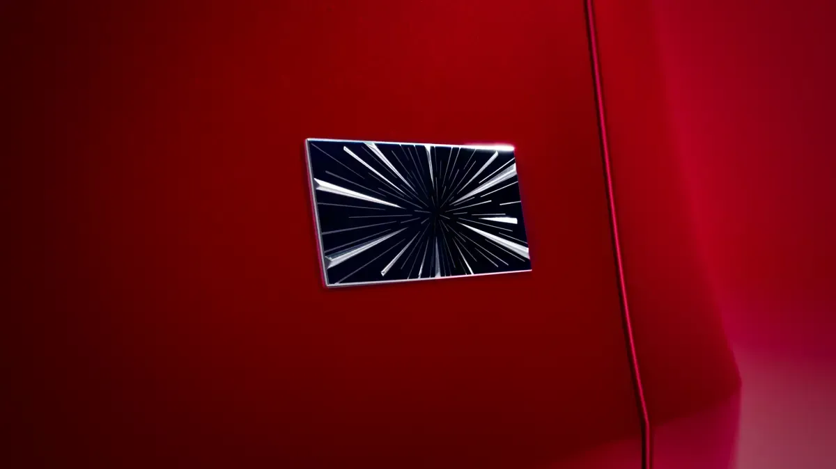 Elettronauti - Tesla Model Y Performance - Bianco - Esterno - Vista anteriore a tre quarti