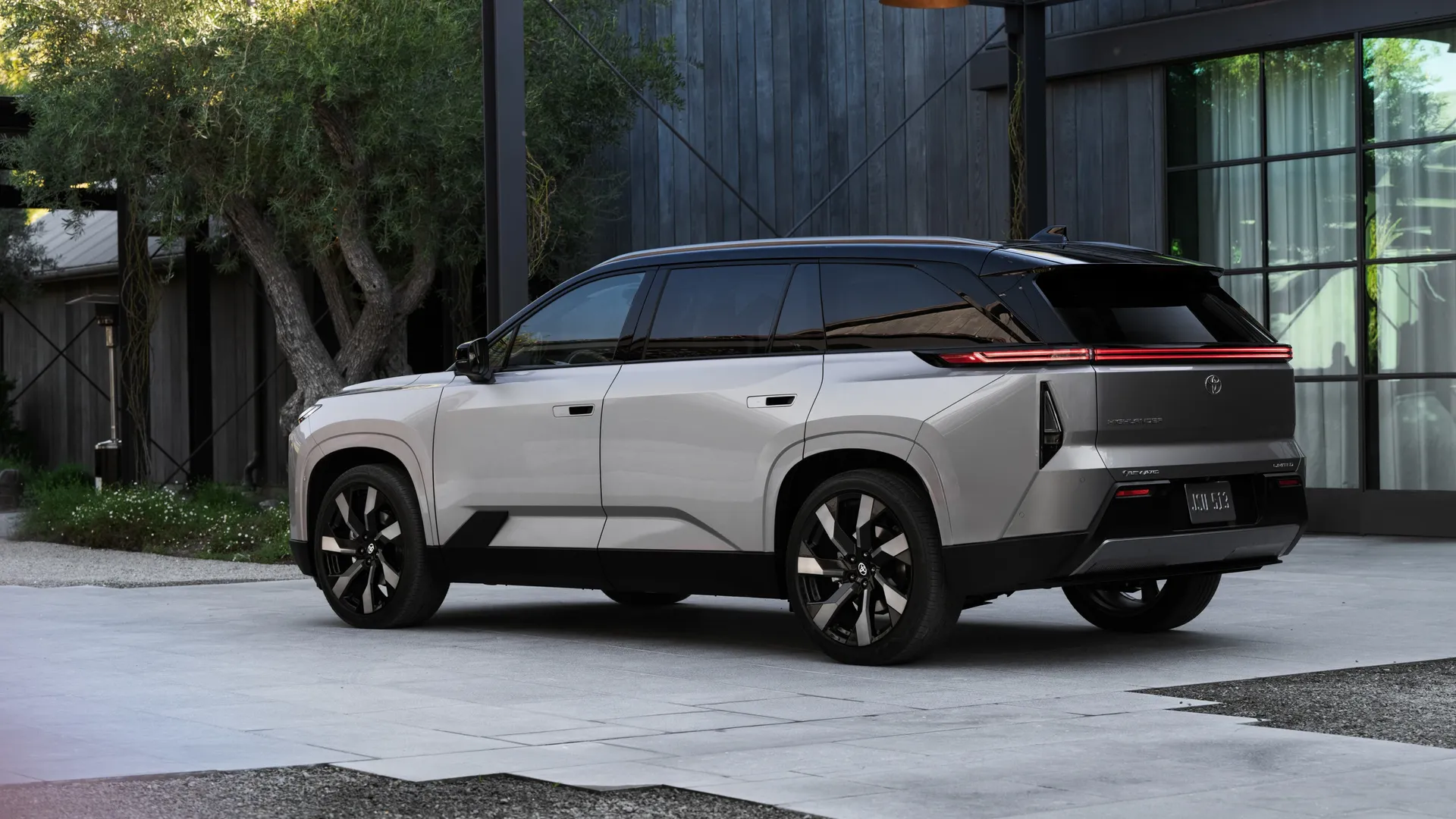 Toyota Highlander AWD 77 kWh