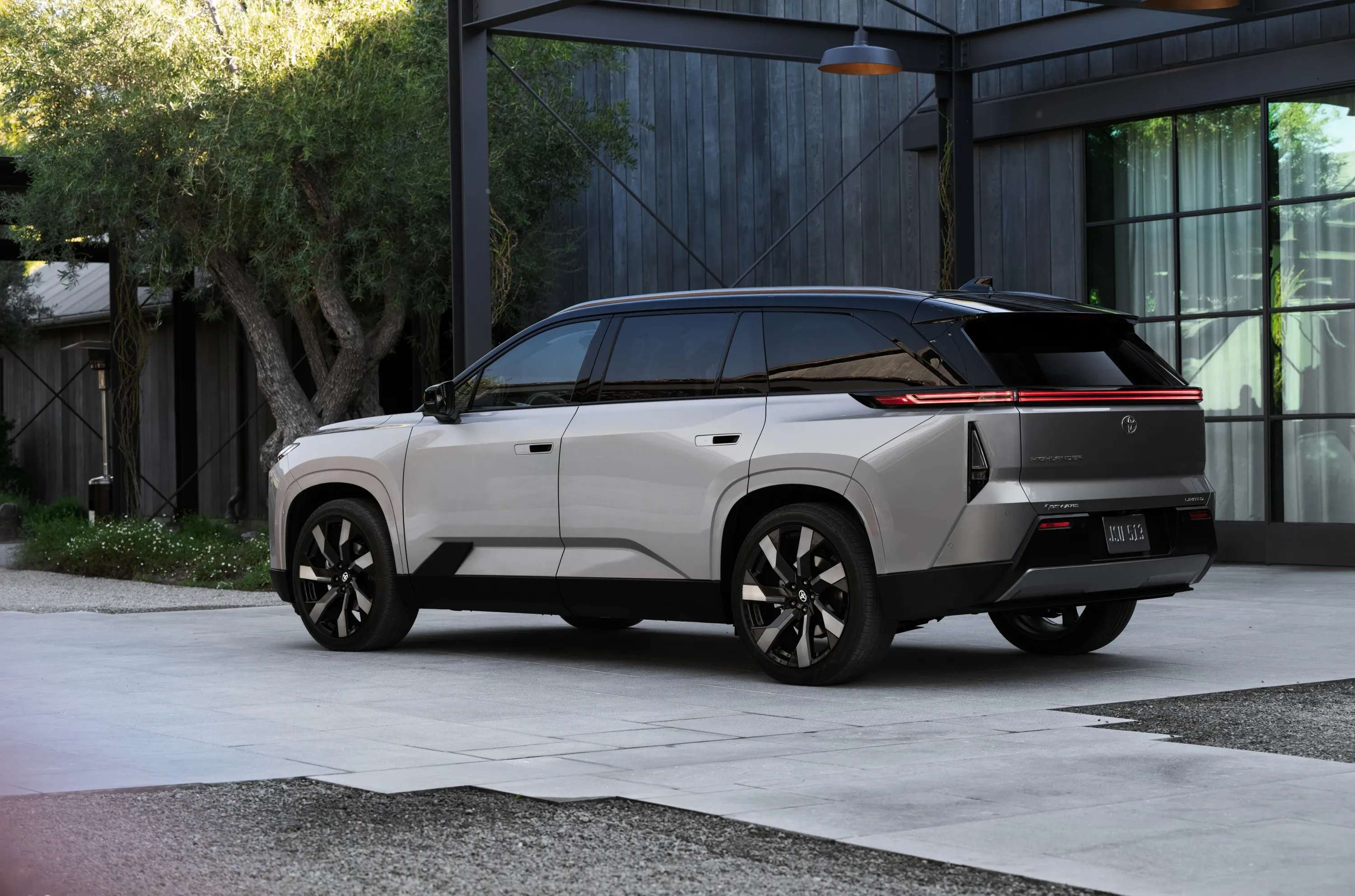 Toyota Highlander AWD 77 kWh