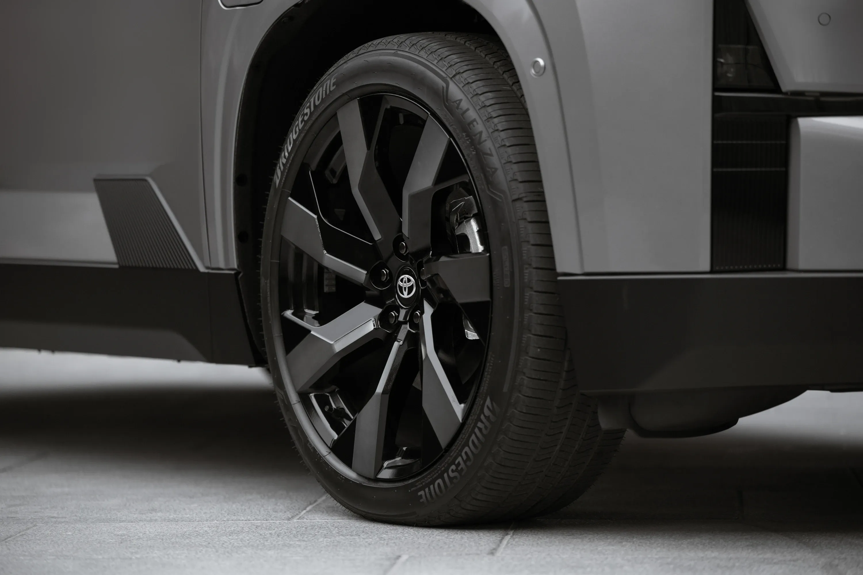 Toyota Highlander AWD 77 kWh