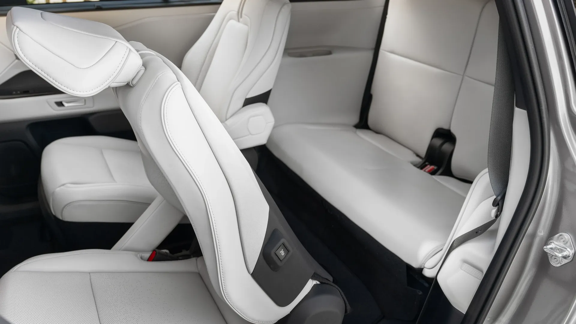 Toyota Highlander AWD 77 kWh