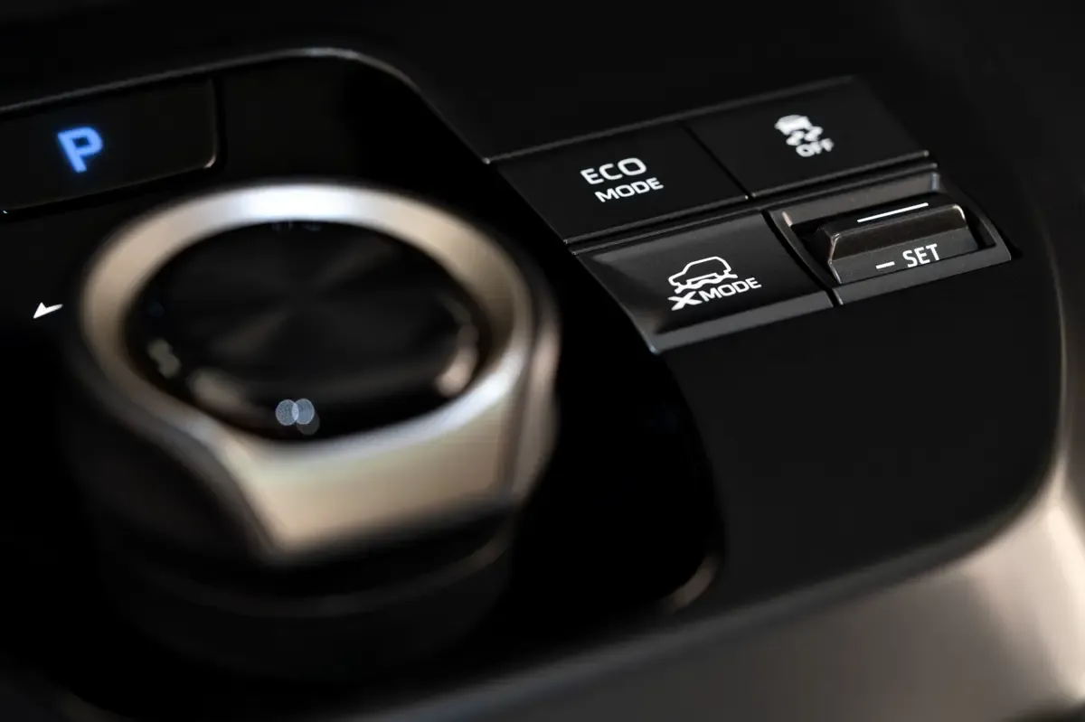Elettronauti - Toyota bZ4X Touring AWD - Nero - Esterno - Vista anteriore a tre quarti