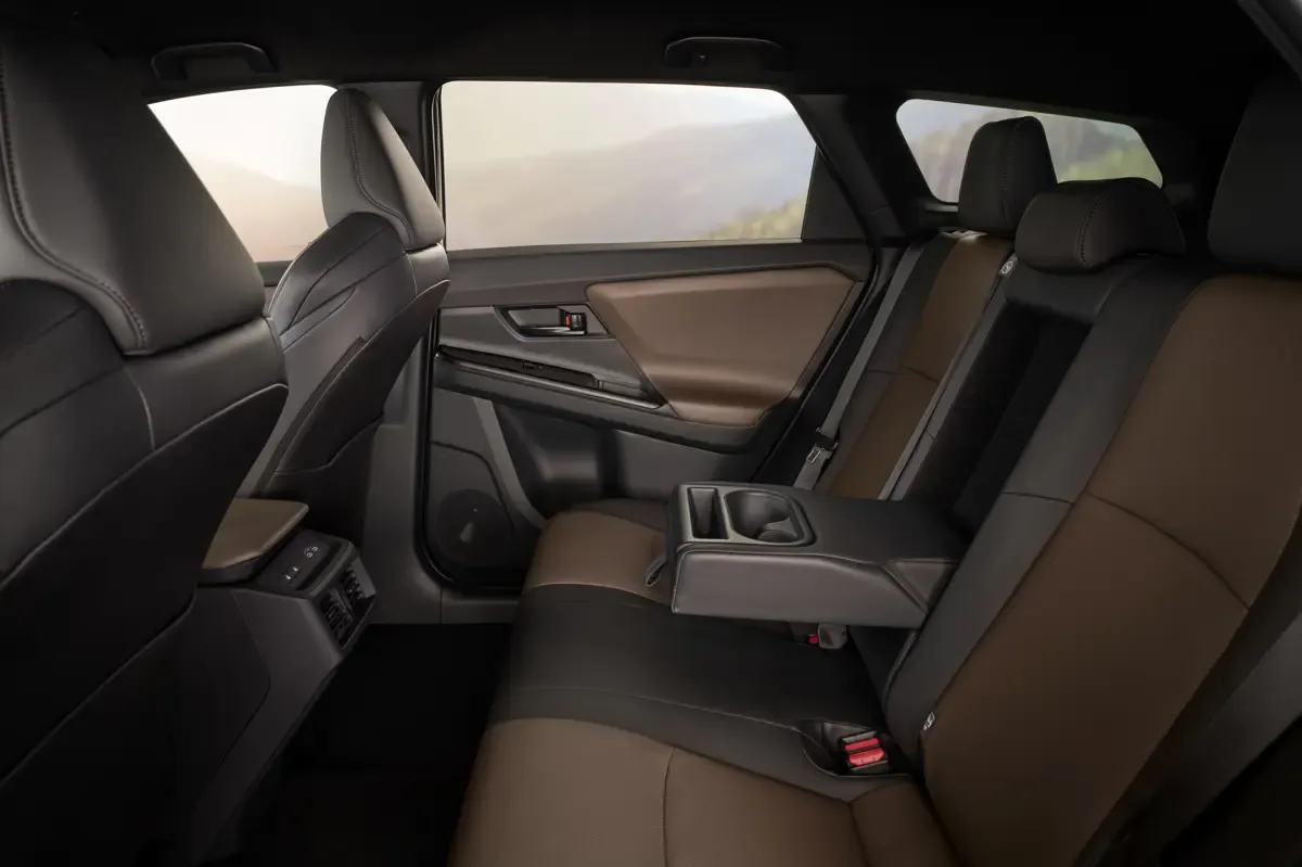 Elettronauti - Toyota bZ4X Touring AWD - Sedili - Sedili posteriori