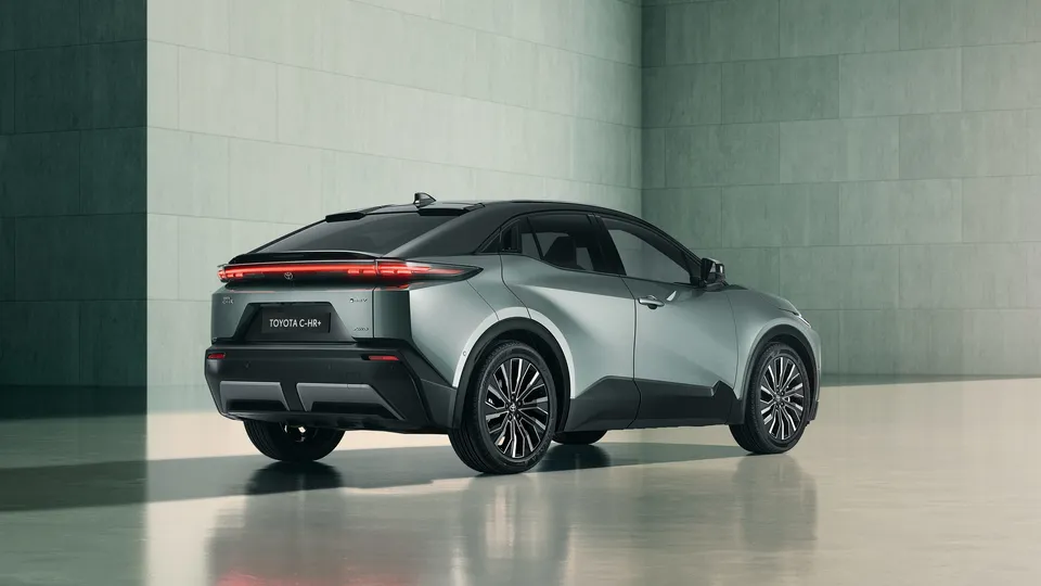 Elettronauti - Toyota C-HR+