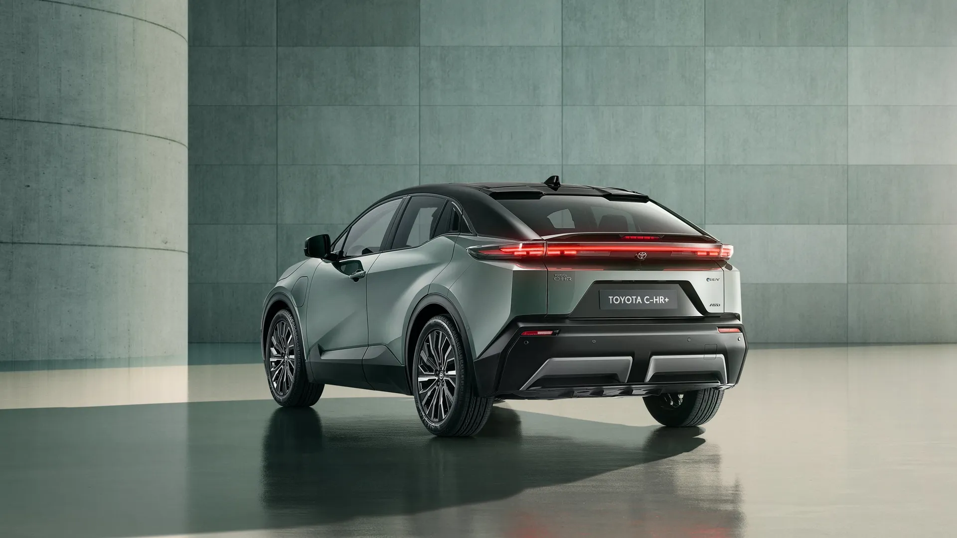 Elettronauti - Toyota C-HR+