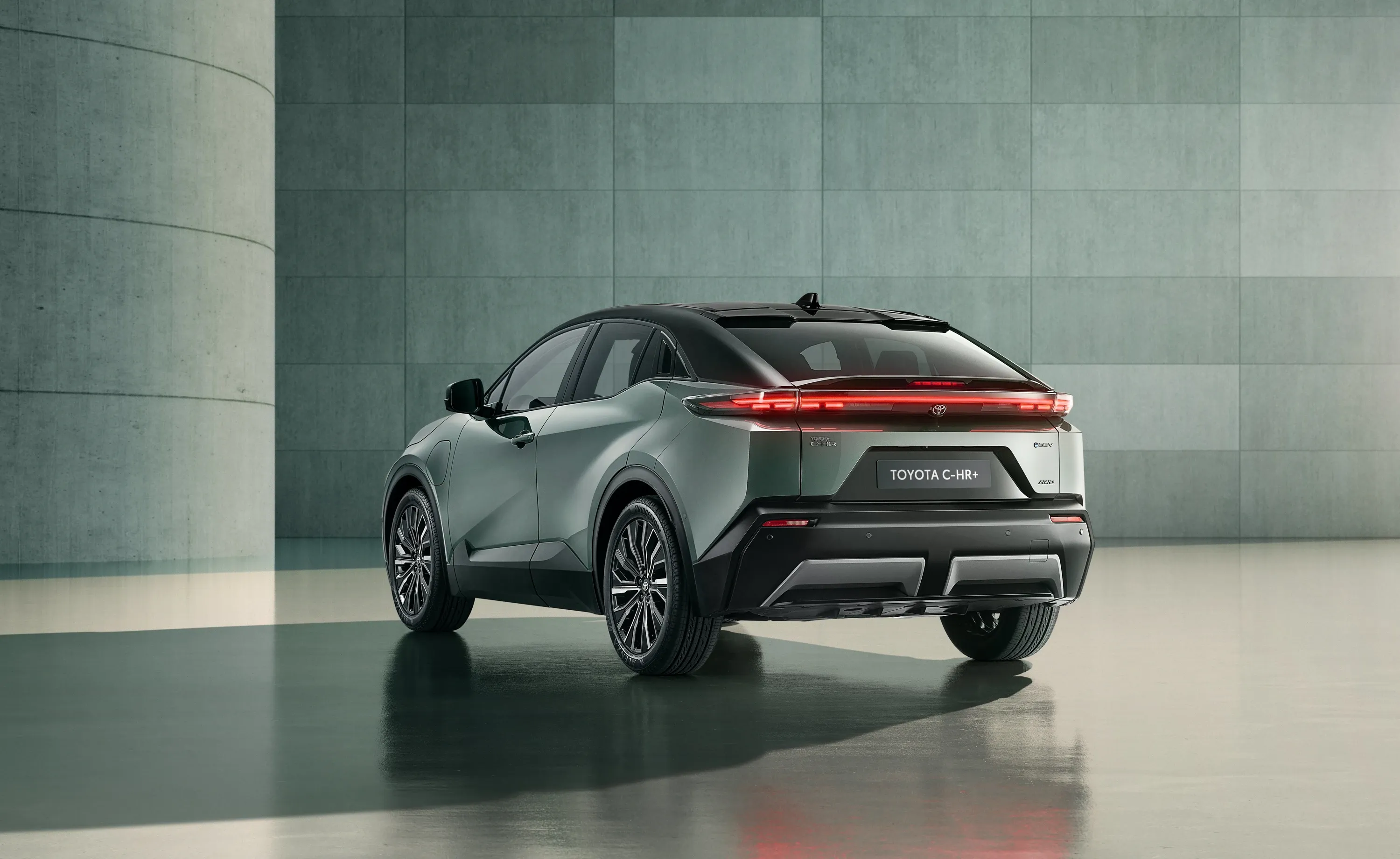 Elettronauti - Toyota C-HR+