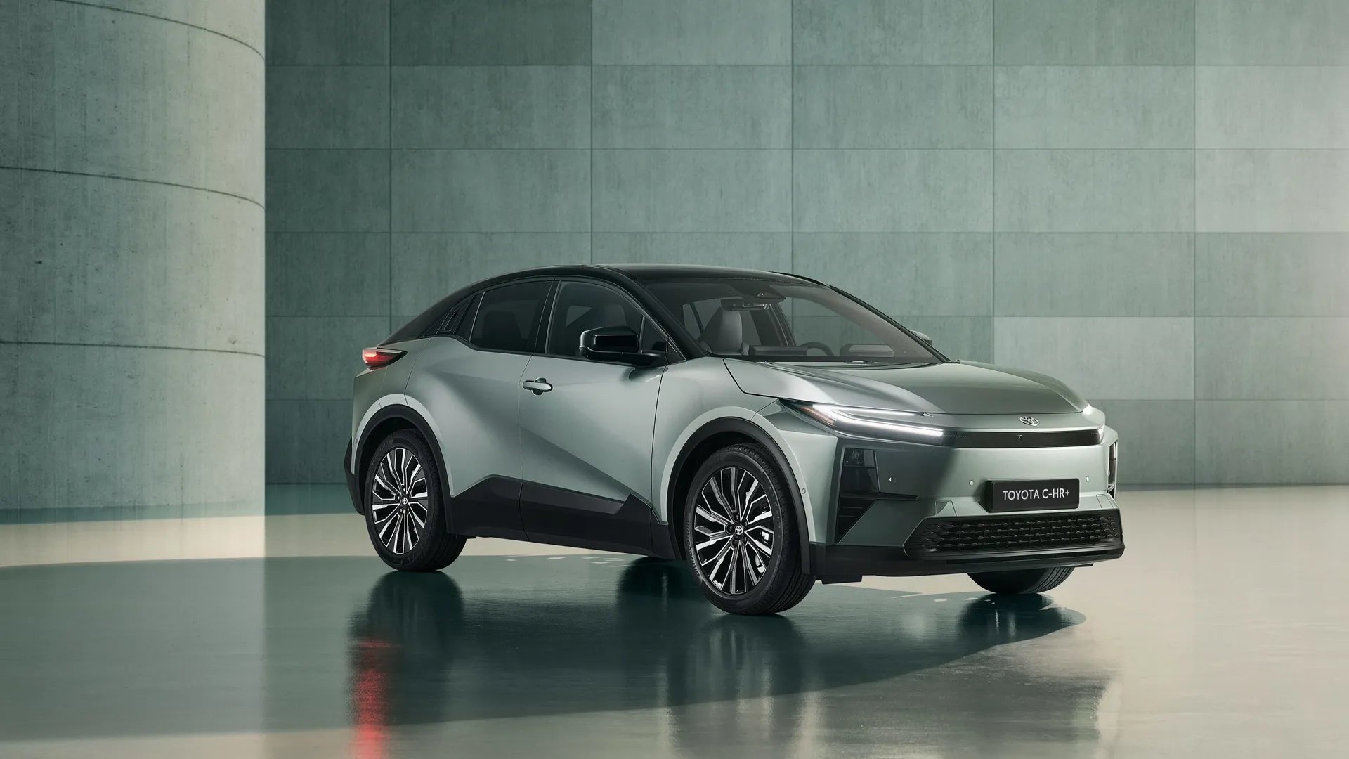 Elettronauti - Toyota C-HR+