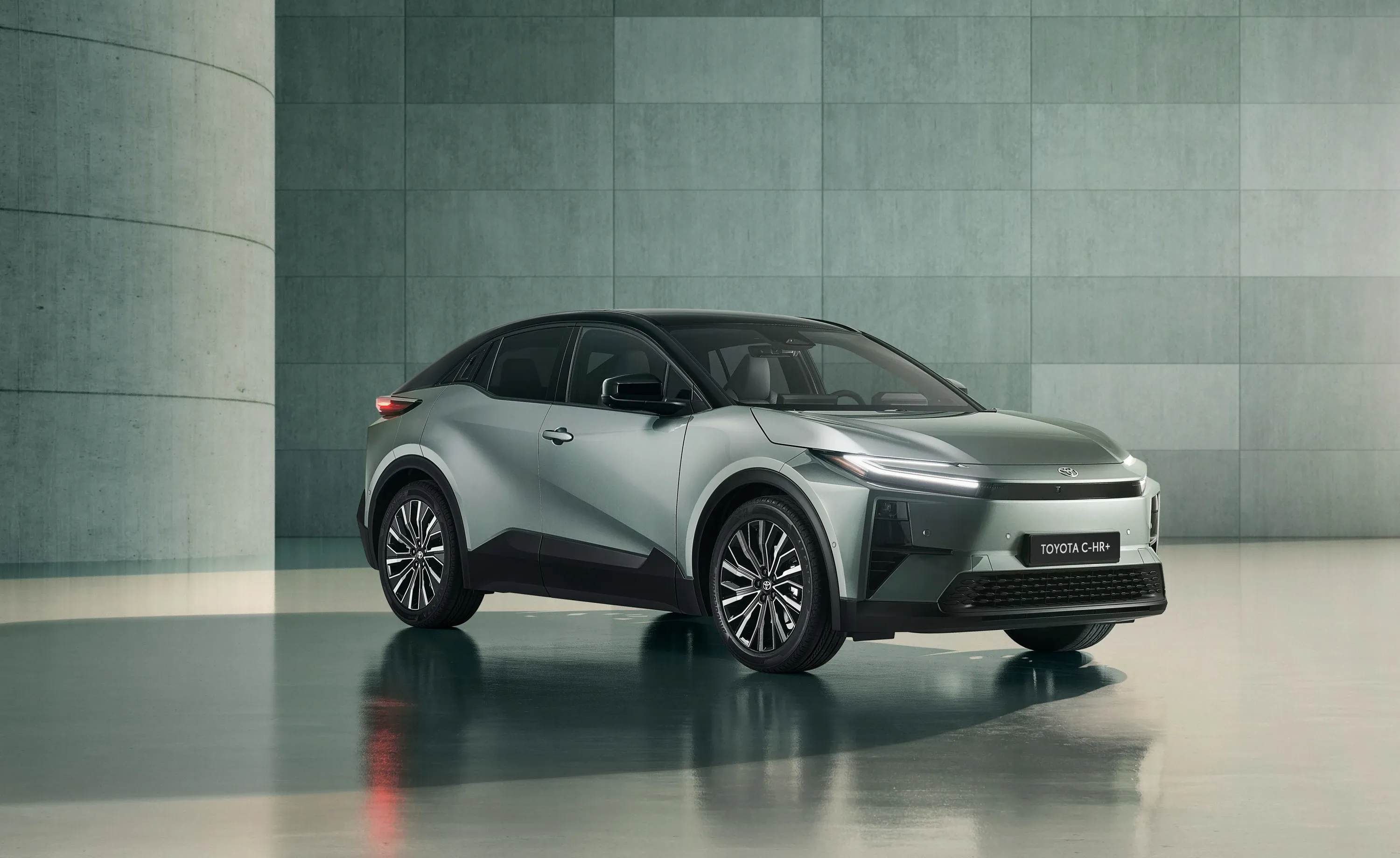 Elettronauti - Toyota C-HR+
