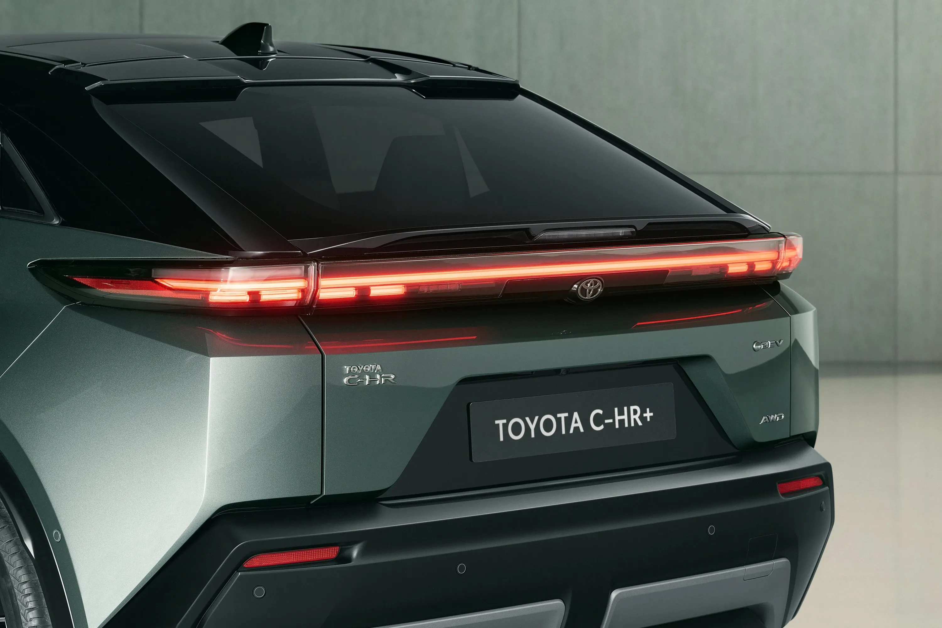 Elettronauti - Toyota C-HR+