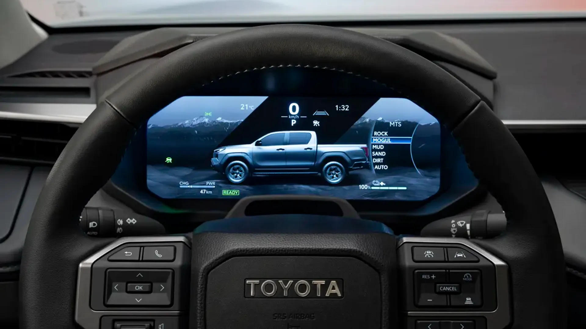 Elettronauti - Toyota Hilux BEV - Argento - Esterno - Vista anteriore a tre quarti