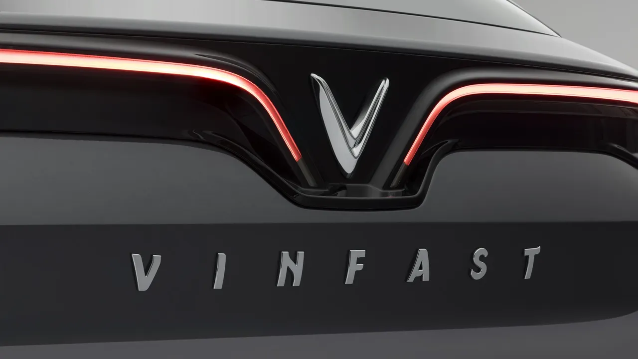 VinFast VF8 Eco