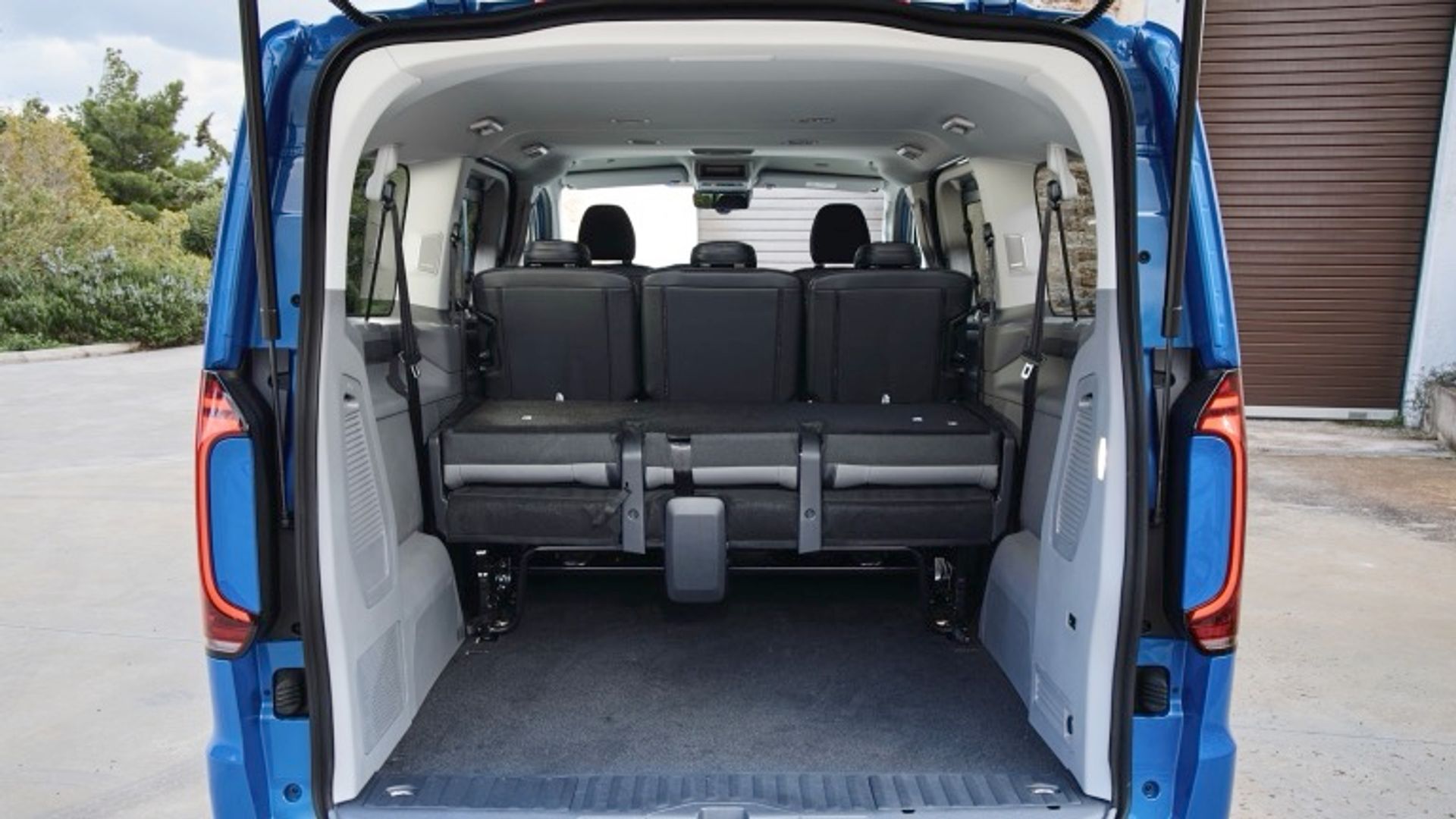 Volkswagen e-Caravelle L1 100 kW 64 kWh