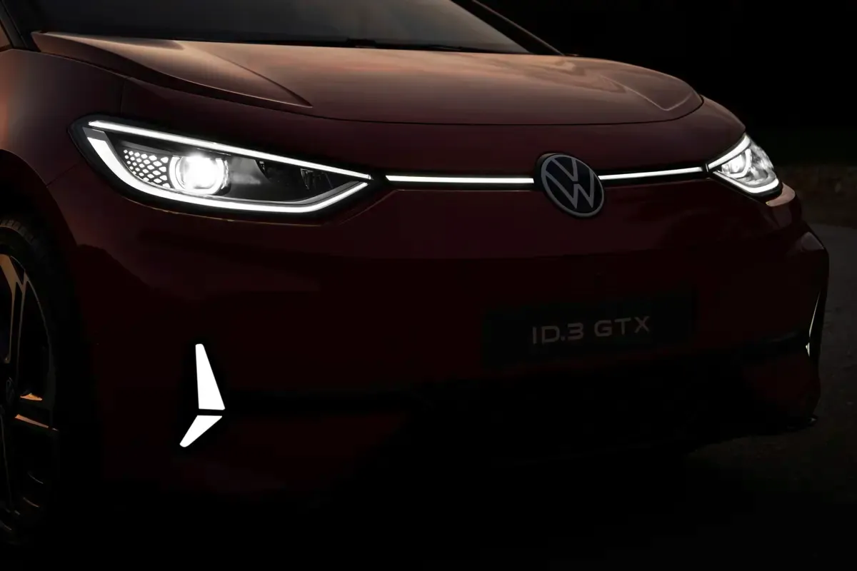 Elettronauti - Volkswagen ID.3 GTX - Rosso - Esterno - Vista anteriore