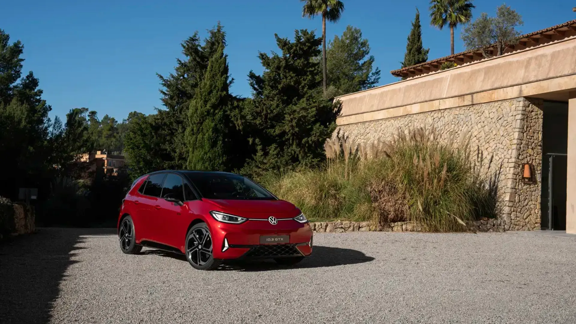 Elettronauti - Volkswagen ID.3 GTX - Rosso - Esterno - Vista anteriore a tre quarti