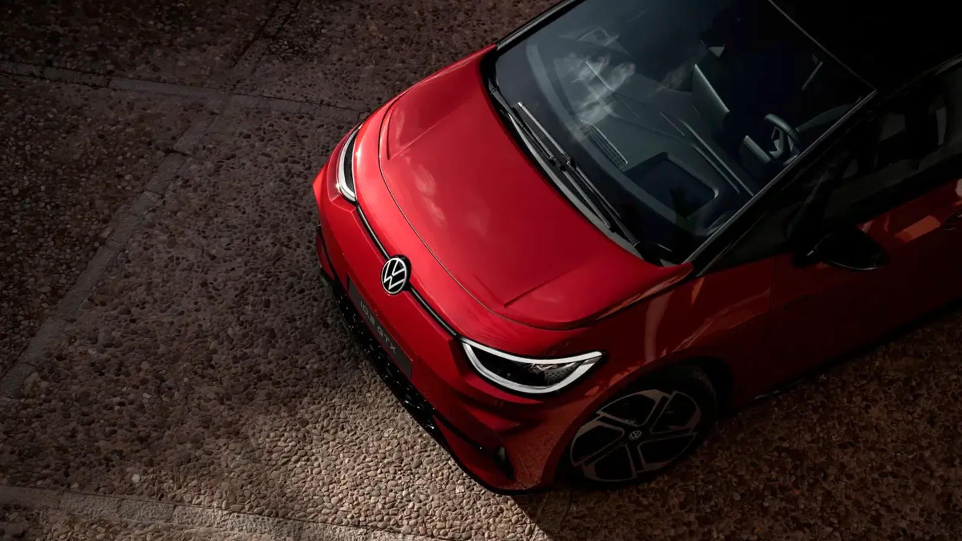 Elettronauti - Volkswagen ID.3 GTX - Rosso - Esterno - Vista anteriore a tre quarti
