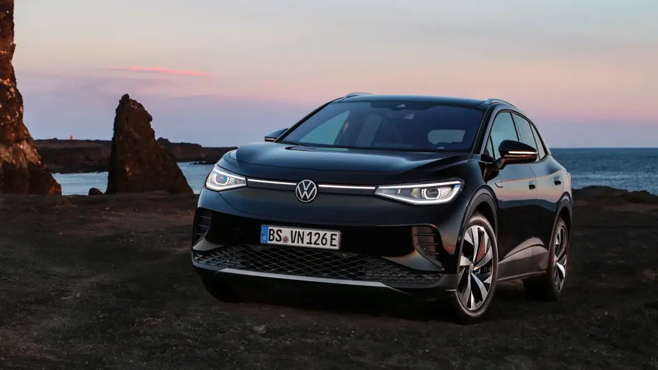 Elettronauti - Volkswagen ID.4 Pro 4MOTION (2026) - Blu - Esterno - Vista anteriore a tre quarti