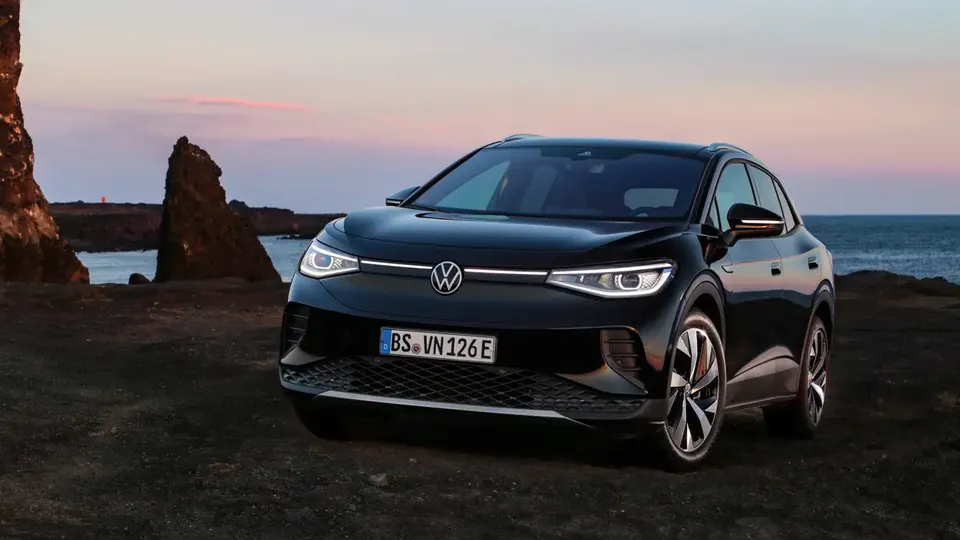 Elettronauti - Volkswagen ID.4 Pro 4MOTION (2026) - Blu - Esterno - Vista anteriore a tre quarti