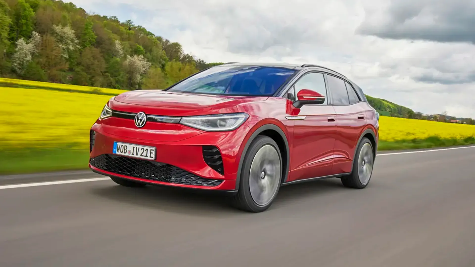 Elettronauti - Volkswagen ID.4 GTX 4MOTION - Rosso - Esterno - Vista anteriore a tre quarti