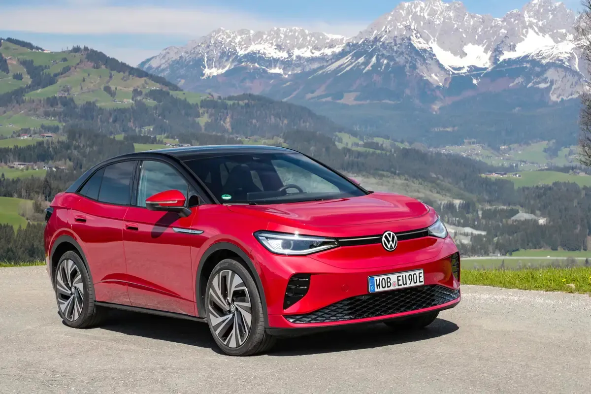 Elettronauti - Volkswagen ID.5 GTX 4MOTION - Blu - Esterno - Vista anteriore a tre quarti