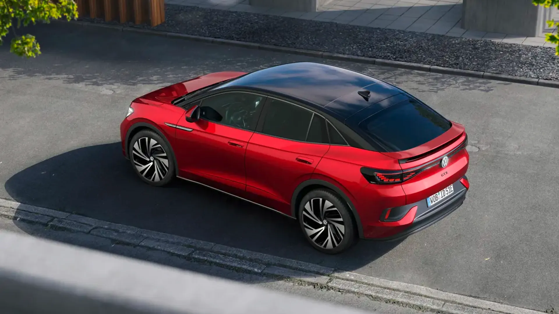 Elettronauti - Volkswagen ID.5 GTX 4MOTION - Rosso - Esterno - Vista anteriore a tre quarti