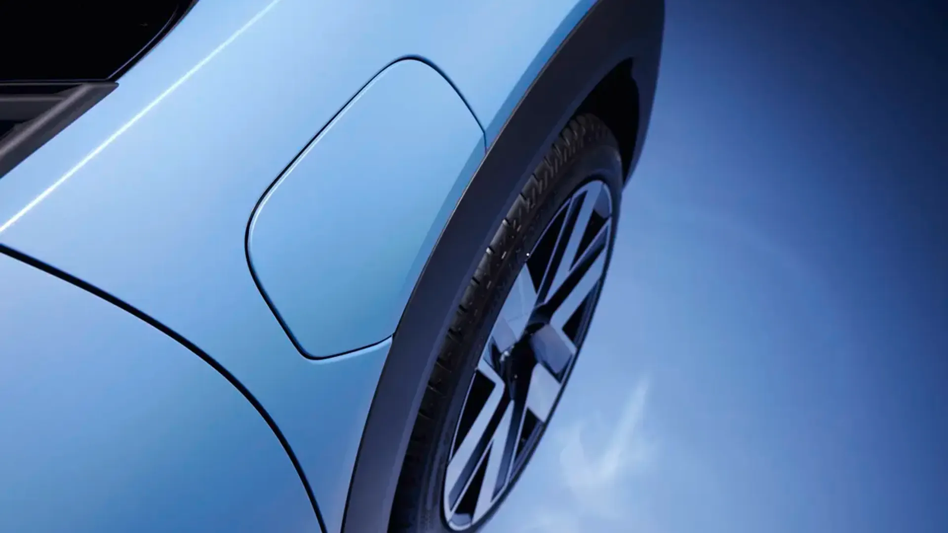 Elettronauti - Volkswagen ID. Cross Life - Bianco - Presa di ricarica - Vista laterale