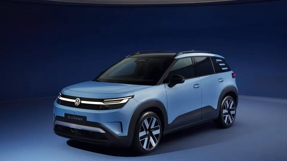 Elettronauti - Volkswagen ID. Cross Life - Blu - Esterno - Vista anteriore a tre quarti