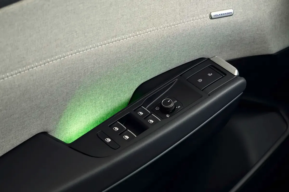 Elettronauti - Volkswagen ID. Cross Life - Bianco - Esterno - Vista anteriore a tre quarti