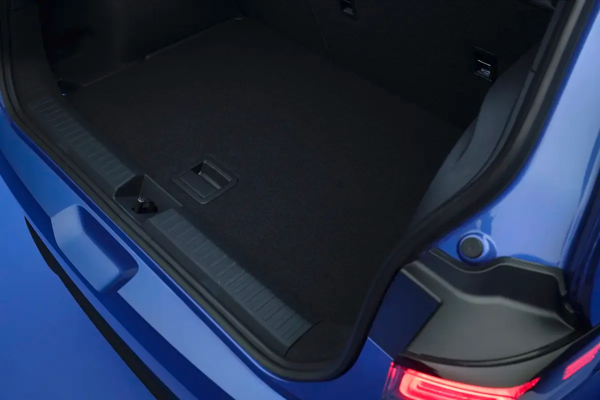 Elettronauti - Volkswagen ID. Polo 155 kW - Rosso - Vano di carico - Bagagliaio