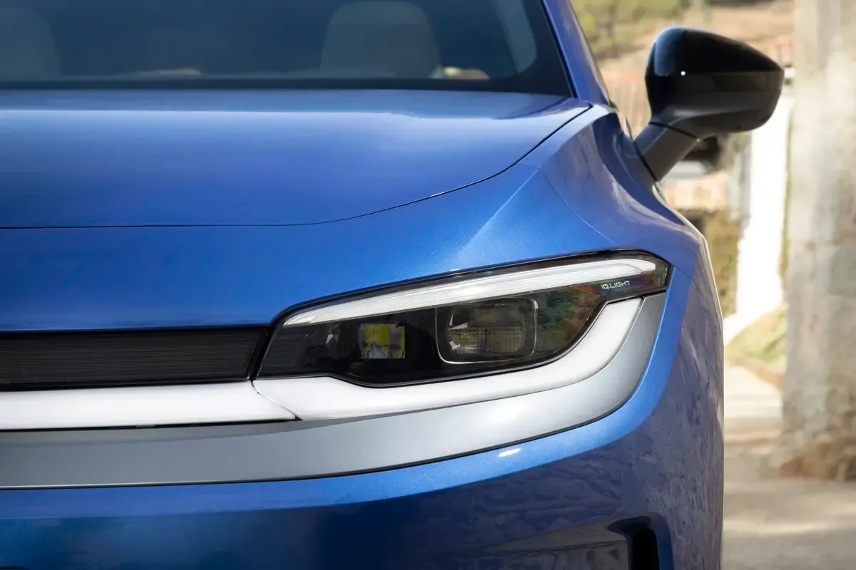 Elettronauti - Volkswagen ID. Polo 155 kW - Blu - Esterno - Vista anteriore