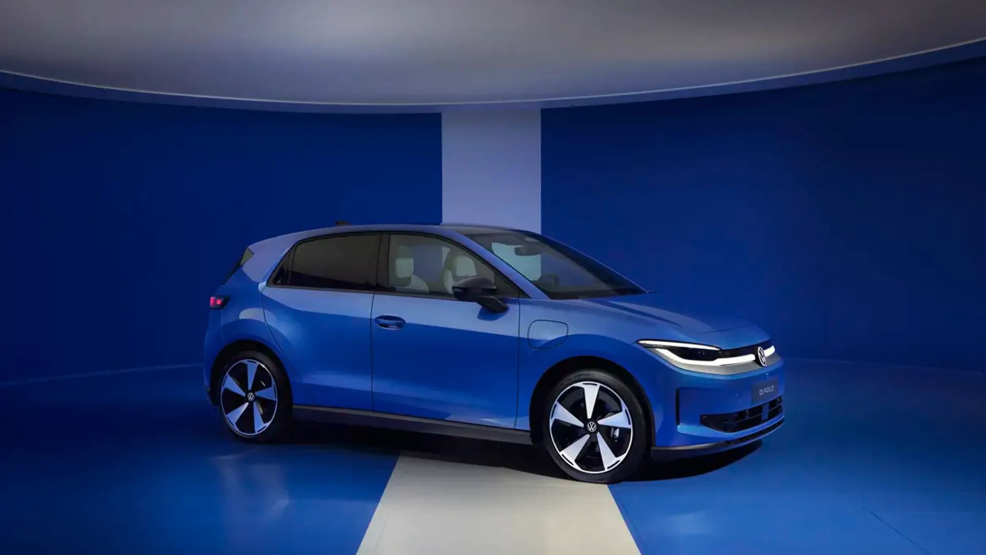 Elettronauti - Volkswagen ID. Polo 155 kW - Blu - Esterno - Vista anteriore a tre quarti
