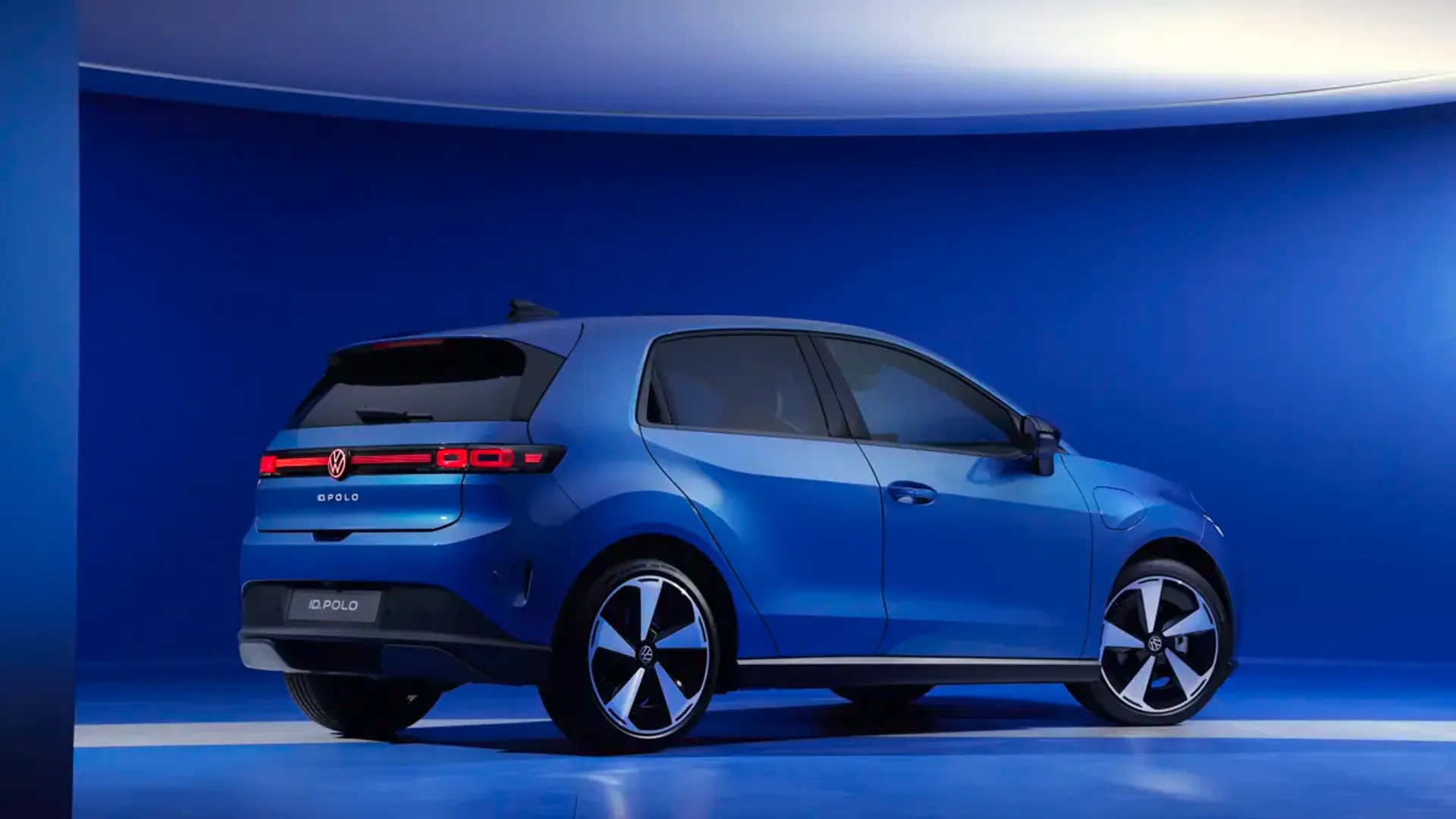 Elettronauti - Volkswagen ID. Polo 155 kW - Blu - Esterno - Vista anteriore a tre quarti
