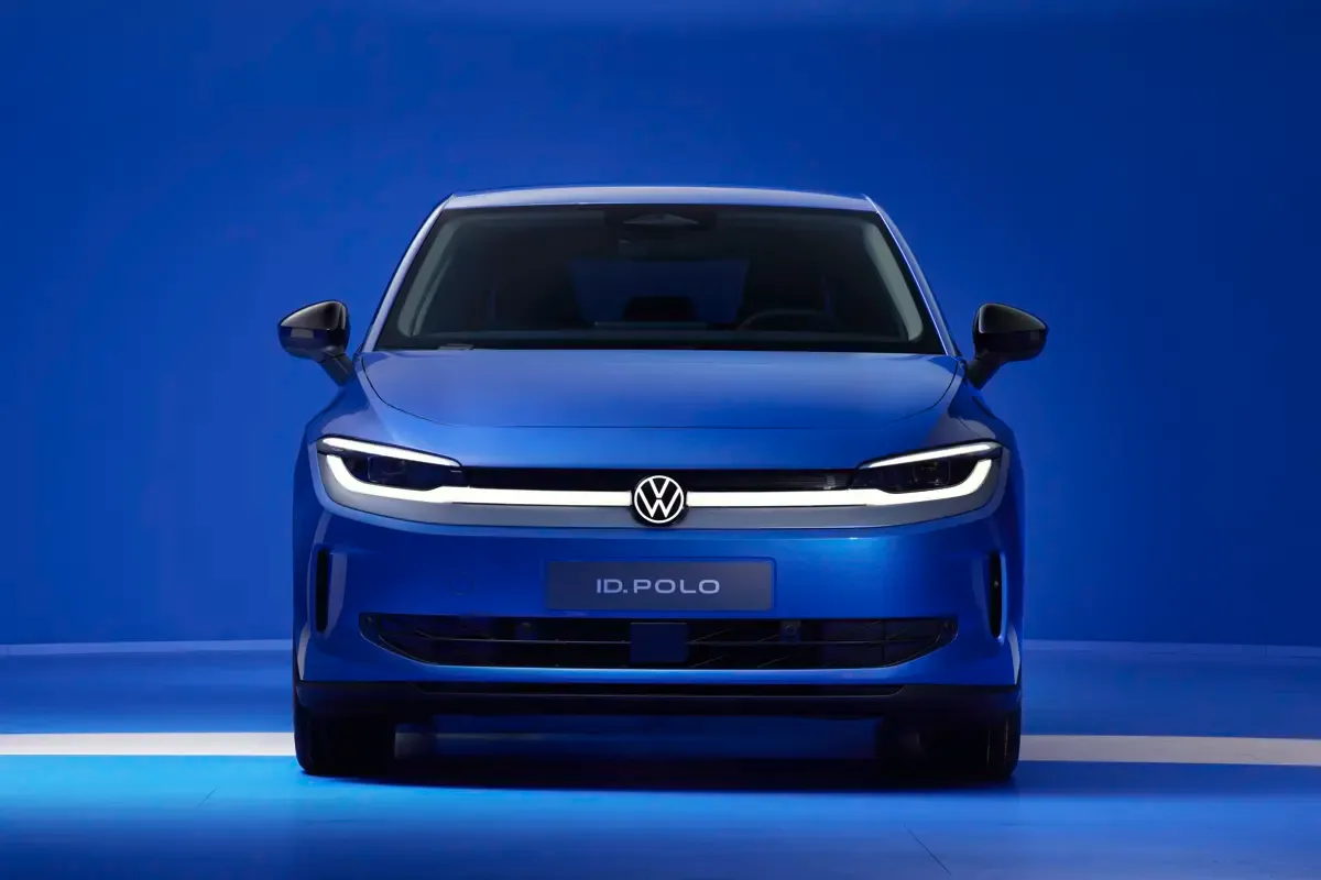 Elettronauti - Volkswagen ID. Polo 155 kW - Light Blue - Esterno - Vista anteriore a tre quarti