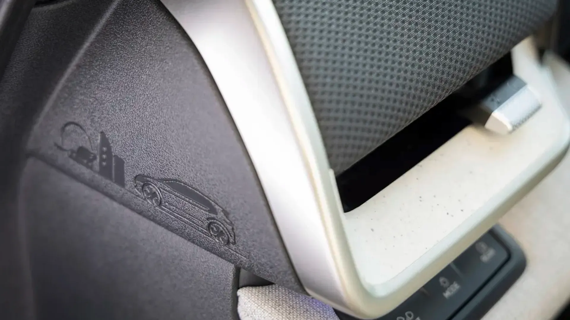 Elettronauti - Volkswagen ID. Polo 155 kW - Light Blue - Esterno - Vista anteriore a tre quarti