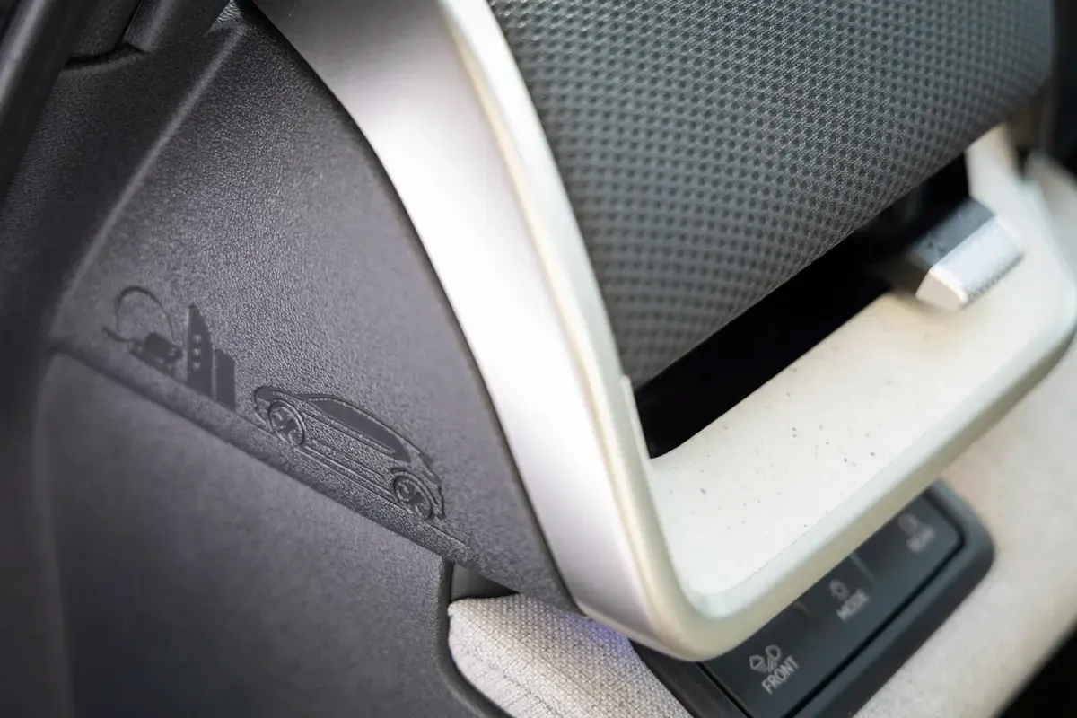 Elettronauti - Volkswagen ID. Polo 155 kW - Light Blue - Esterno - Vista anteriore a tre quarti