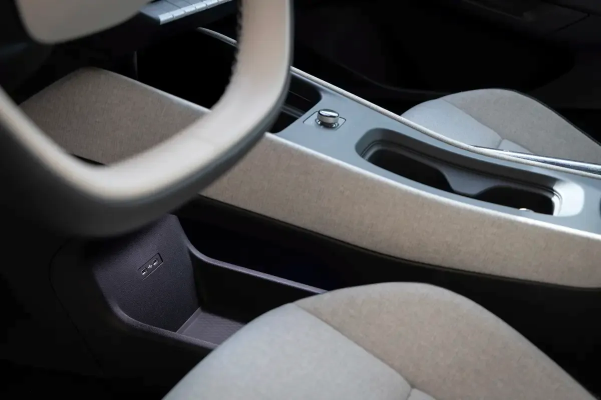 Elettronauti - Volkswagen ID. Polo 155 kW - Argento - Cerchio