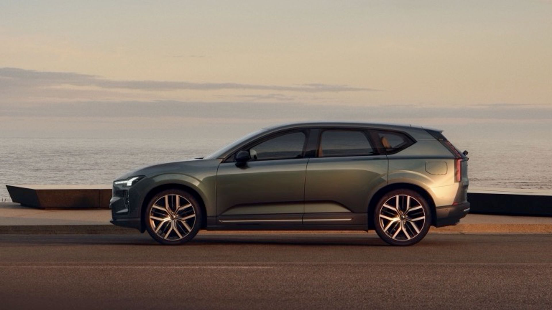 Volvo EX60 P10 AWD (MY27)