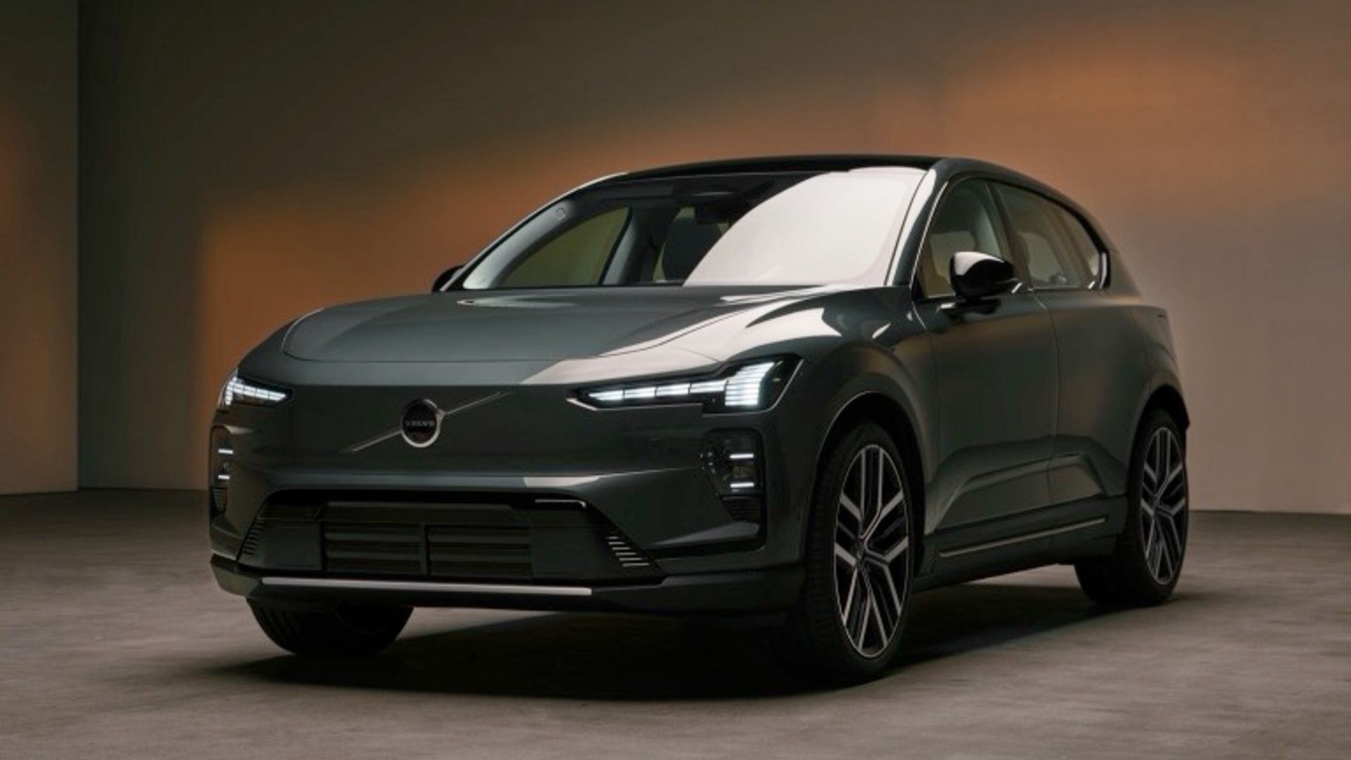 Volvo EX60 P10 AWD (MY27)